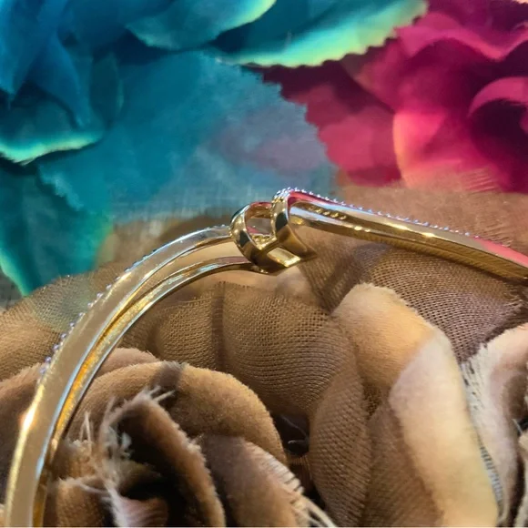 ♥️BRAND NEW ♥️18k gold over silver bracelet with diamonds. exquisite and elegant - Picture 3 of 9